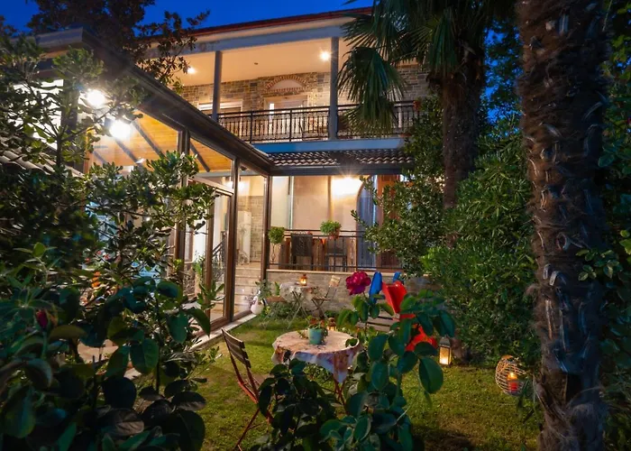 Pensión μαίανδρος